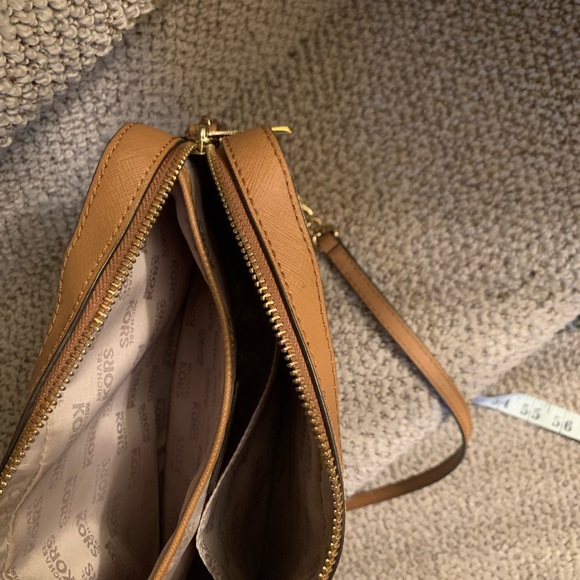 Michael Kors crossbody bag - Picture 4 of 9